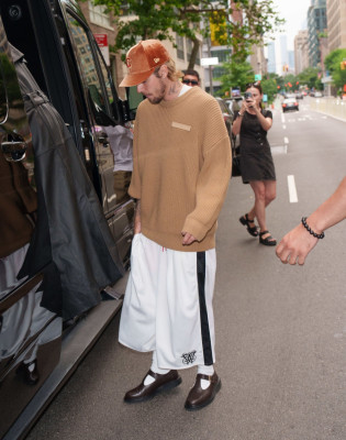 22.06 | Justin e Hailey Bieber em Nova York.
