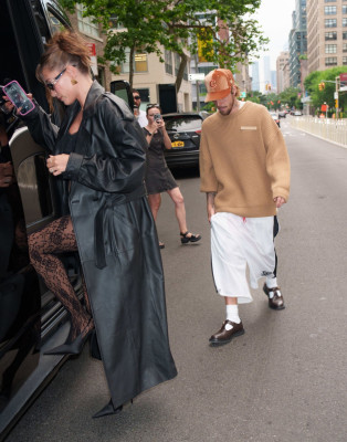 22.06 | Justin e Hailey Bieber em Nova York.