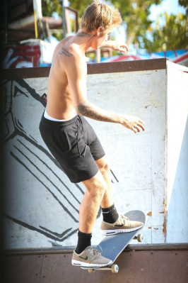 16.09 | Justin Bieber em Los Angeles, CA
