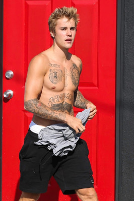 16.09 | Justin Bieber em Los Angeles, CA