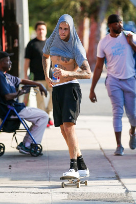 16.09 | Justin Bieber em Los Angeles, CA