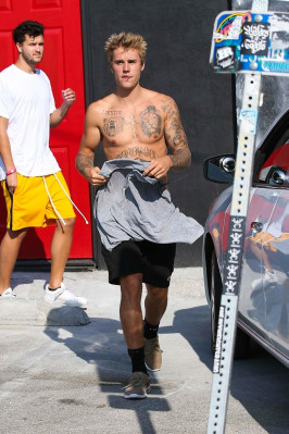 16.09 | Justin Bieber em Los Angeles, CA