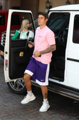 18.09 | Justin Bieber no hotel Montage em Beverly Hills, Califórnia