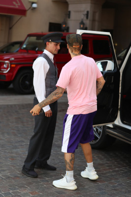 18.09 | Justin Bieber no hotel Montage em Beverly Hills, Califórnia