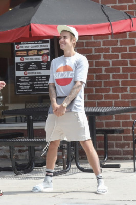 20.09 | Justin Bieber em Beverly Hills, Califórnia