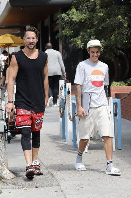 20.09 | Justin Bieber em Beverly Hills, Califórnia