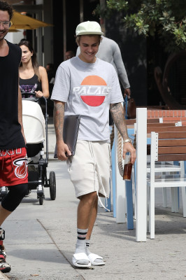 20.09 | Justin Bieber em Beverly Hills, Califórnia