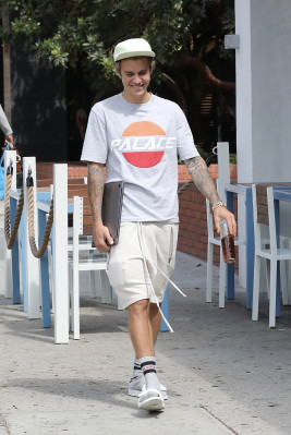 20.09 | Justin Bieber em Beverly Hills, Califórnia