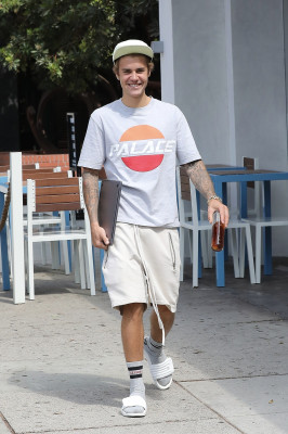 20.09 | Justin Bieber em Beverly Hills, Califórnia