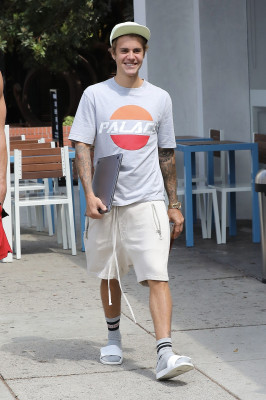 20.09 | Justin Bieber em Beverly Hills, Califórnia