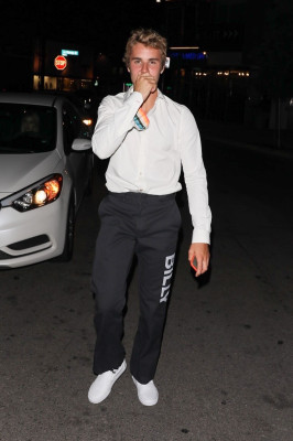 20.09 | Justin Bieber deixando o The Nice Guy em West Hollywood, CA