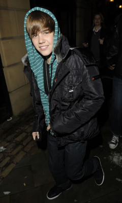 14.01 | Justin Bieber deixando a rádio Key 103