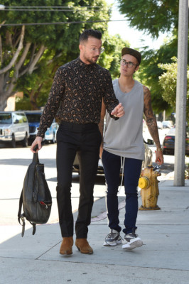 21.09 | Justin Bieber no spa em West Hollywood, Califórnia