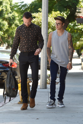 21.09 | Justin Bieber no spa em West Hollywood, Califórnia
