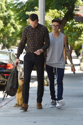 21.09 | Justin Bieber no spa em West Hollywood, Califórnia