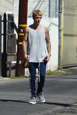 21.09 | Justin Bieber no spa em West Hollywood, Califórnia