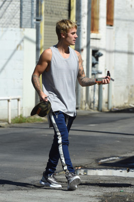 21.09 | Justin Bieber no spa em West Hollywood, Califórnia