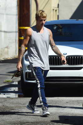 21.09 | Justin Bieber no spa em West Hollywood, Califórnia
