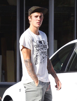25.09 | Justin Bieber é visto em West Hollywood, CA