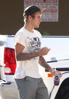 25.09 | Justin Bieber é visto em West Hollywood, CA