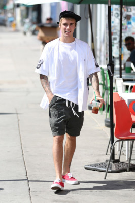 10.02 | Justin Bieber em Los Angeles, Califórnia