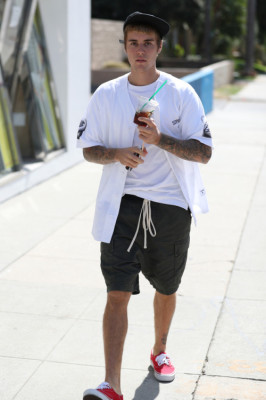 10.02 | Justin Bieber em Los Angeles, Califórnia