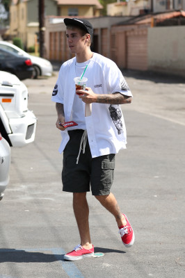 10.02 | Justin Bieber em Los Angeles, Califórnia