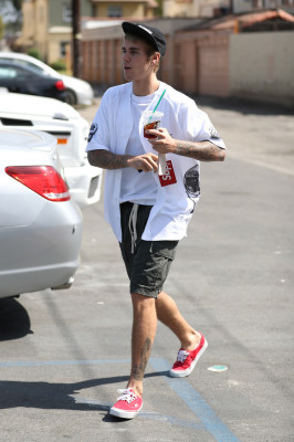 10.02 | Justin Bieber em Los Angeles, Califórnia