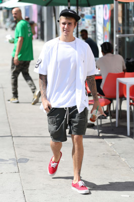 10.02 | Justin Bieber em Los Angeles, Califórnia