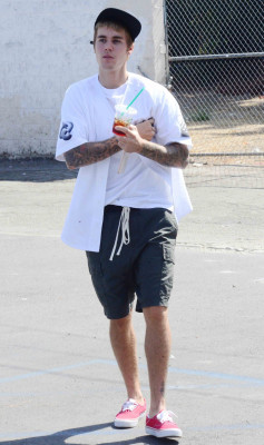 10.02 | Justin Bieber em Los Angeles, Califórnia