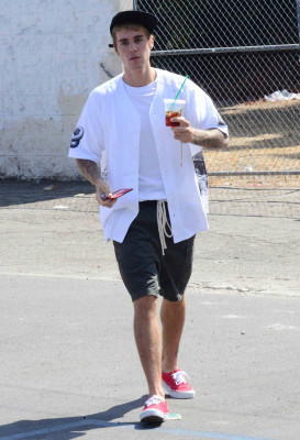 10.02 | Justin Bieber em Los Angeles, Califórnia