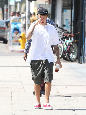 10.02 | Justin Bieber em Los Angeles, Califórnia