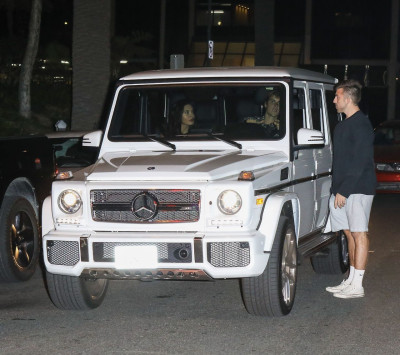 10.04 | Justin Bieber e Paola Paulin no Saban Theatre em Beverly Hills, CA