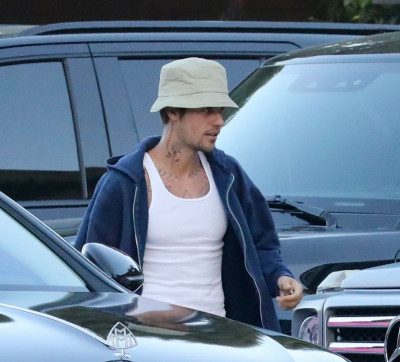 02.08 | Aparição em Los Angeles, Califórnia.