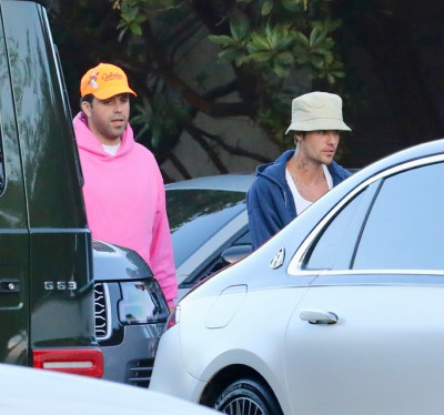 02.08 | Aparição em Los Angeles, Califórnia.