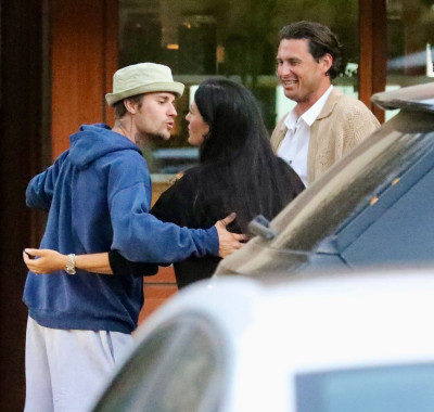 02.08 | Aparição em Los Angeles, Califórnia.