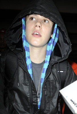 02.03 | Justin Bieber chegando no aeroporto em Miami