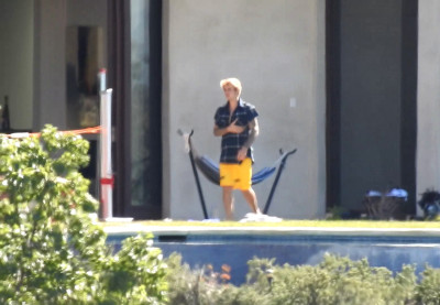 26.10 | Justin Bieber em Beverly Hills, na Califórnia
