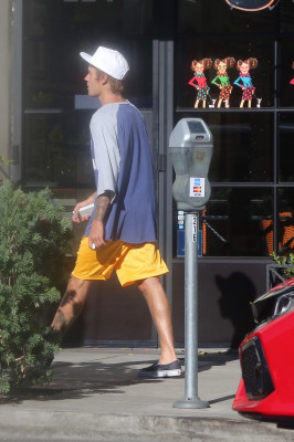 26.10 | Justin Bieber em Beverly Hills, Califórnia