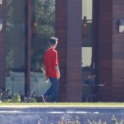 29.10 | Justin Bieber em Beverly Hills, Califórnia