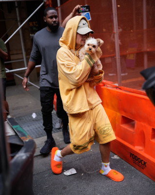 12.05 | Justin e Hailey Bieber em Nova York.