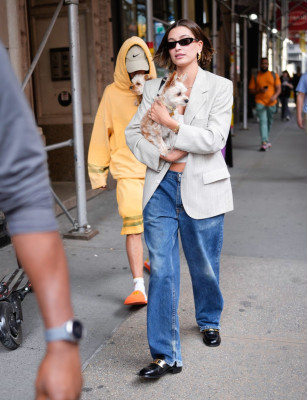 12.05 | Justin e Hailey Bieber em Nova York.