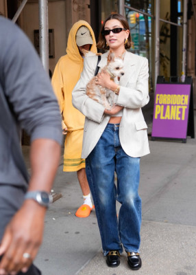 12.05 | Justin e Hailey Bieber em Nova York.