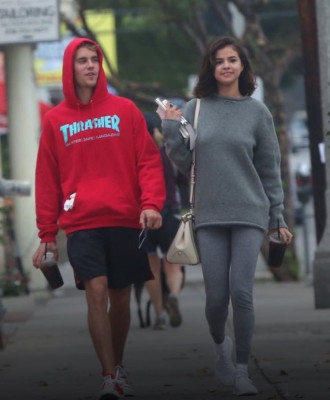 11.01 | Justin Bieber andando de bicicleta em Los Angeles, CA
