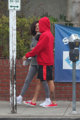 11.01 | Justin Bieber andando de bicicleta em Los Angeles, CA