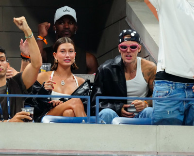 01.09 | Justin e Hailey Bieber no US Open de Tênis.