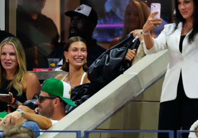01.09 | Justin e Hailey Bieber no US Open de Tênis.