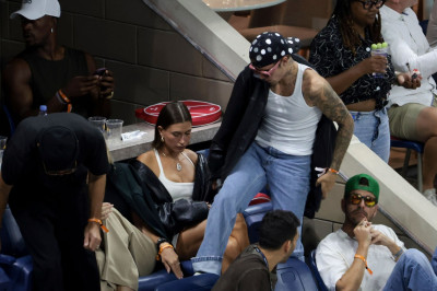 01.09 | Justin e Hailey Bieber no US Open de Tênis.