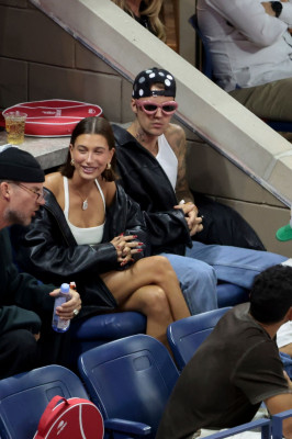 01.09 | Justin e Hailey Bieber no US Open de Tênis.