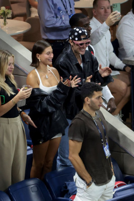 01.09 | Justin e Hailey Bieber no US Open de Tênis.